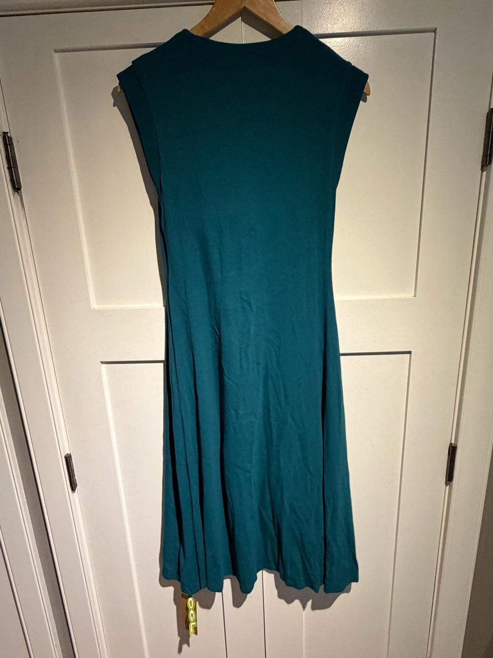 Plantive Flowy V-Neck Flared A-Line Midi Bra Dress - Picture 4 of 4